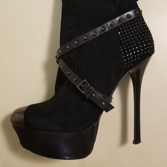 Glossi - Picture 7 of 7